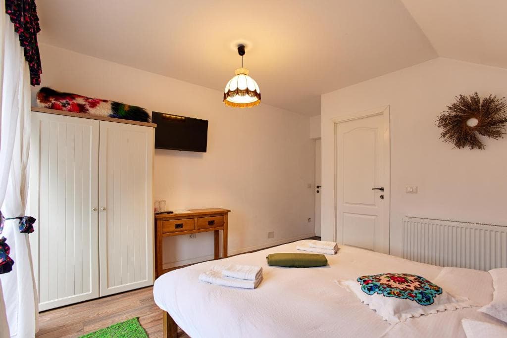 Suite with Mountain View